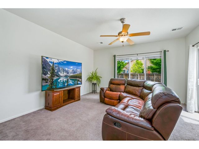 427 Pioneer Ln, Johnstown, CO 80534