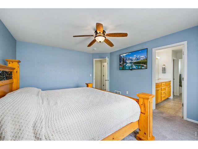 427 Pioneer Ln, Johnstown, CO 80534
