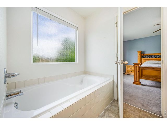 427 Pioneer Ln, Johnstown, CO 80534