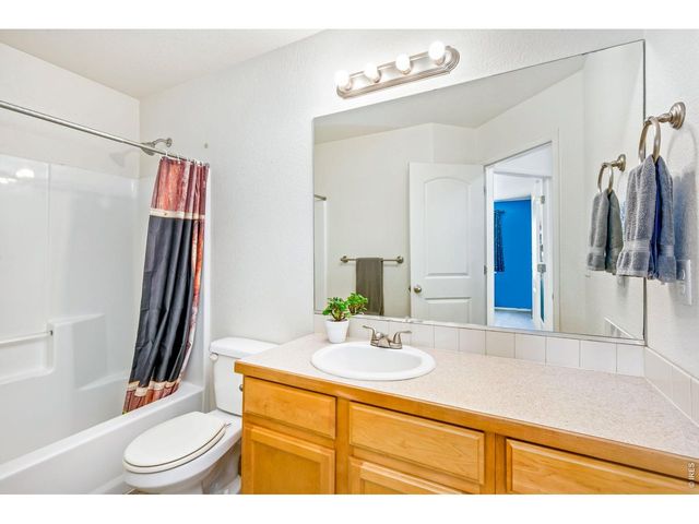 427 Pioneer Ln, Johnstown, CO 80534