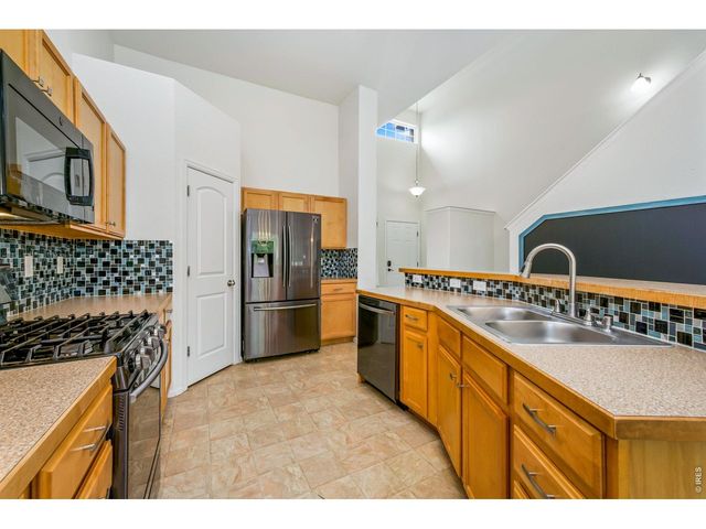 427 Pioneer Ln, Johnstown, CO 80534