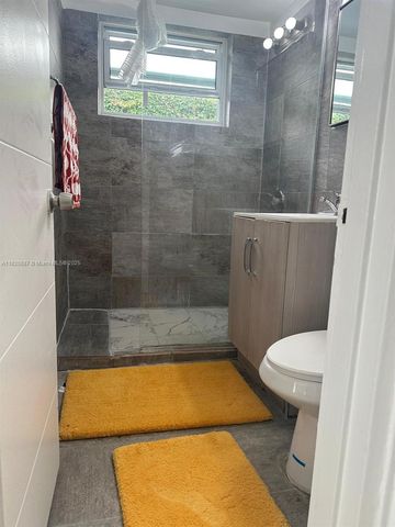 1600 Pennsylvania Ave 10, Miami Beach, FL 33139