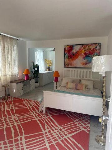 1600 Pennsylvania Ave 10, Miami Beach, FL 33139