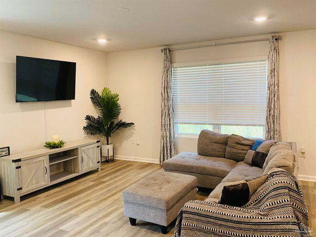 9845 Beulah Rd, Pensacola, FL 32526