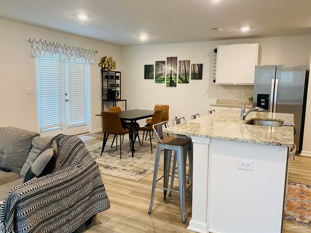 9845 Beulah Rd, Pensacola, FL 32526