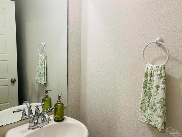 9845 Beulah Rd, Pensacola, FL 32526