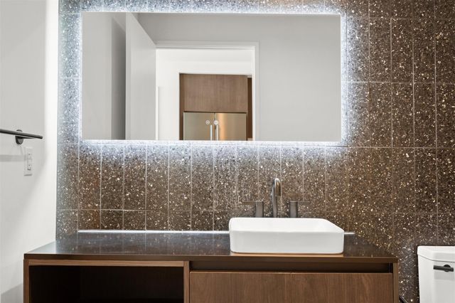 48 East Ave 2807, Austin, TX 78701