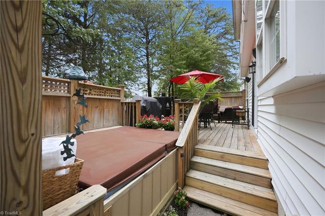 4020 Maid Marion Court, Jamestown, NC 27282