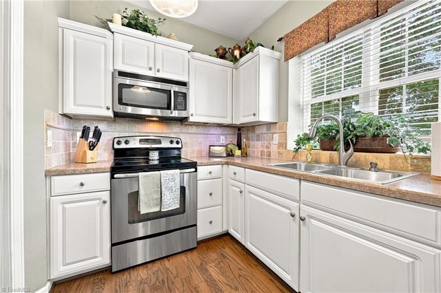 4020 Maid Marion Court, Jamestown, NC 27282