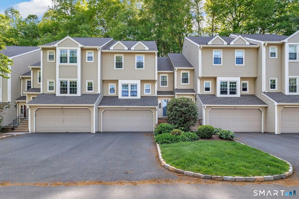 139 Governor Trumbull Way 139, Trumbull, CT 06611