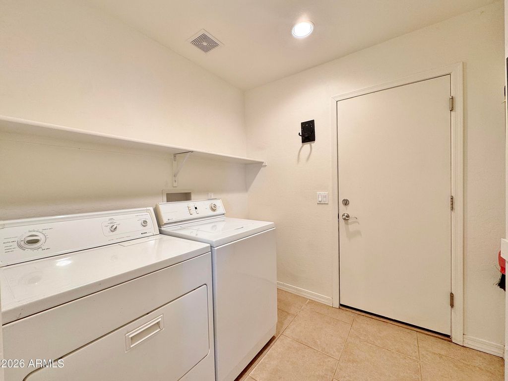Image 36 of property listing at 15774 S SAXON Road, Arizona City, AZ 85123
