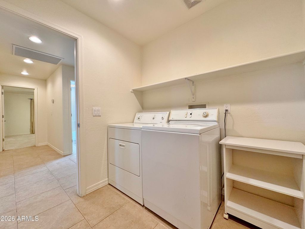 Image 37 of property listing at 15774 S SAXON Road, Arizona City, AZ 85123