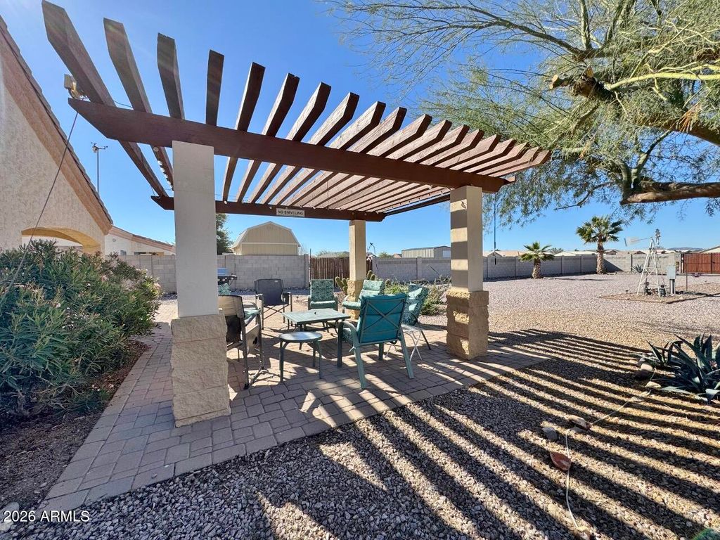 Image 44 of property listing at 15774 S SAXON Road, Arizona City, AZ 85123