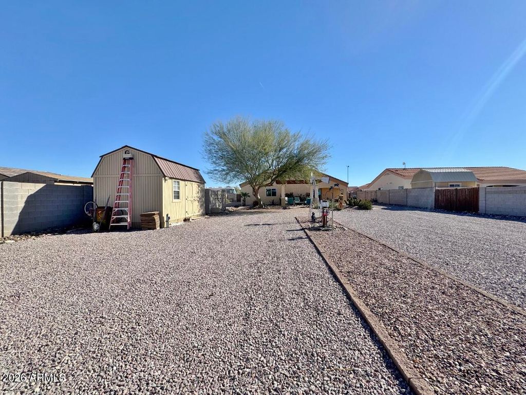 Image 49 of property listing at 15774 S SAXON Road, Arizona City, AZ 85123
