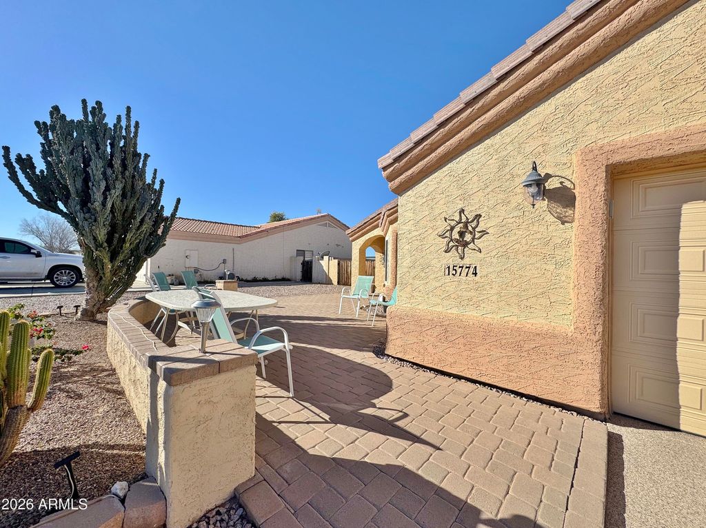 Image 5 of property listing at 15774 S SAXON Road, Arizona City, AZ 85123