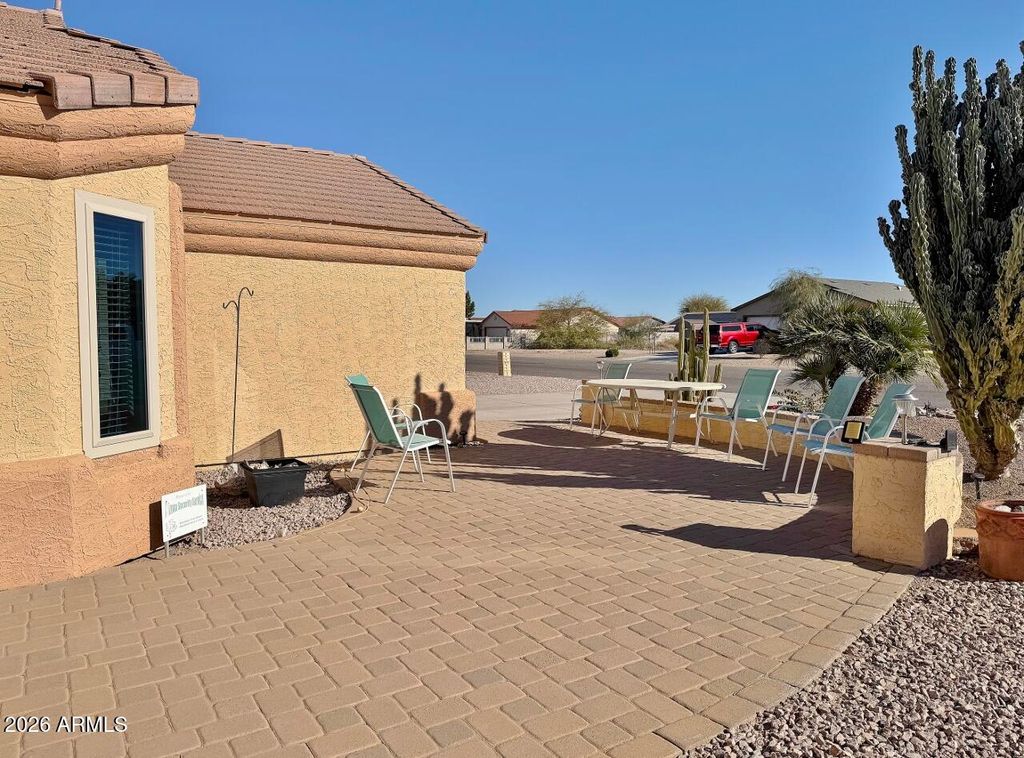 Image 6 of property listing at 15774 S SAXON Road, Arizona City, AZ 85123