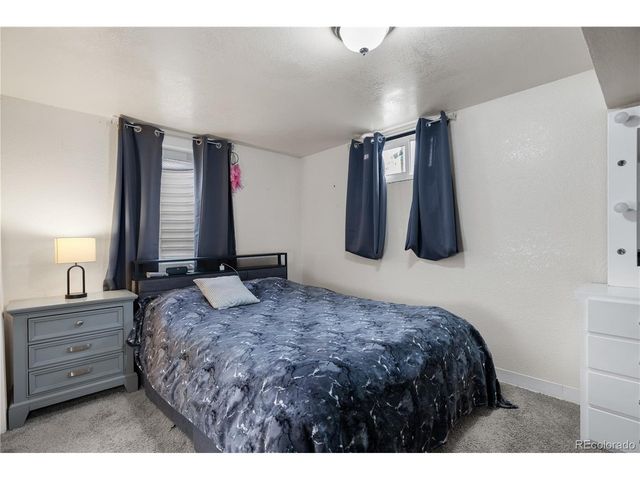 1093 S Holland St, Lakewood, CO 80226