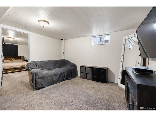 1093 S Holland St, Lakewood, CO 80226