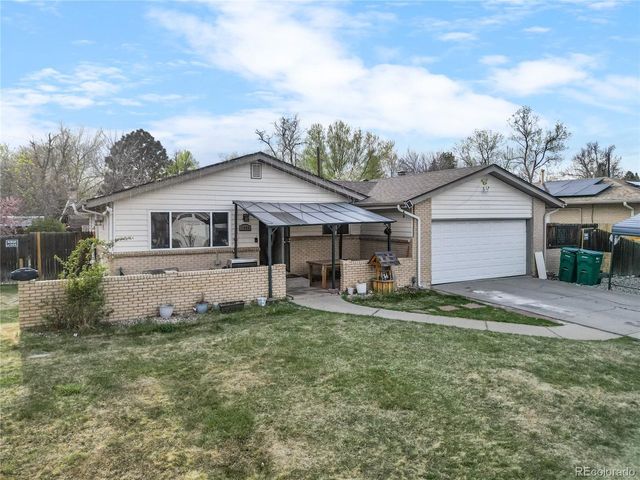 1093 S Holland St, Lakewood, CO 80226