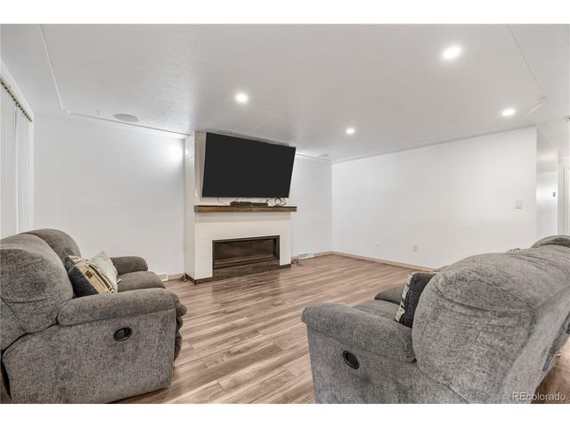 1093 S Holland St, Lakewood, CO 80226