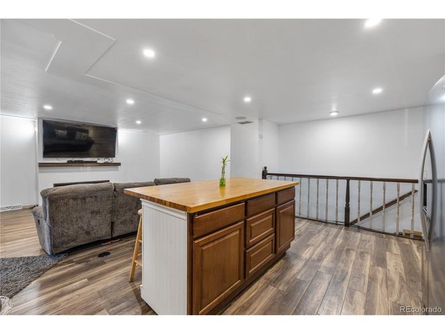 1093 S Holland St, Lakewood, CO 80226