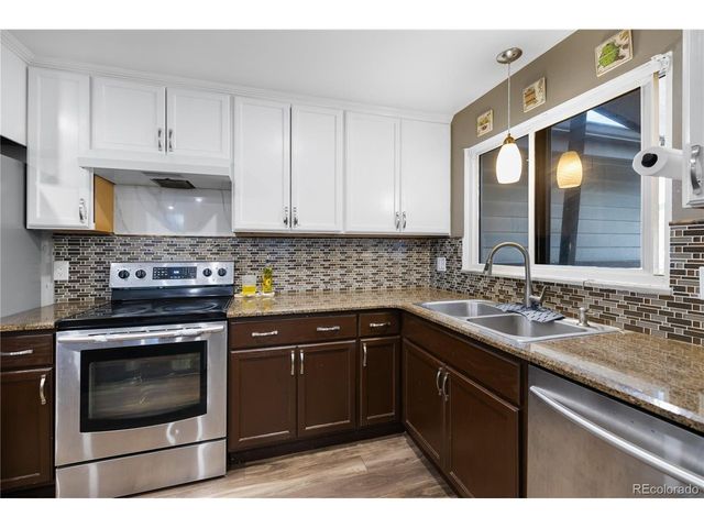 1093 S Holland St, Lakewood, CO 80226