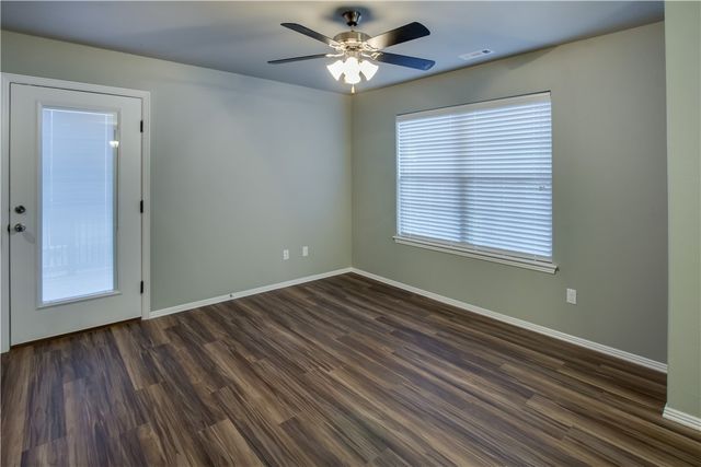 2818 W Auburn Drive, Fayetteville, AR 72704