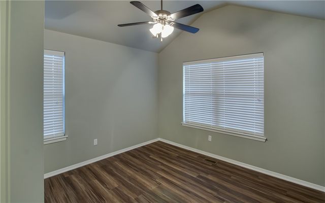 2818 W Auburn Drive, Fayetteville, AR 72704