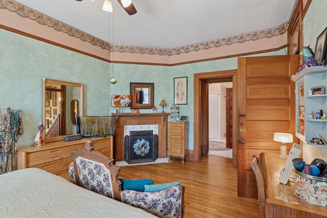 957 Ashland Avenue, Saint Paul, MN 55104