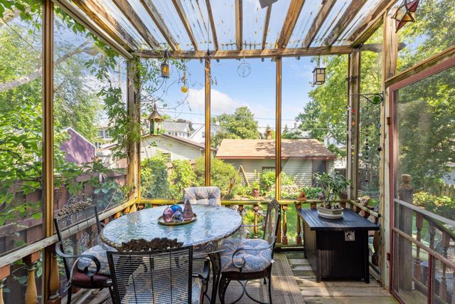 957 Ashland Avenue, Saint Paul, MN 55104