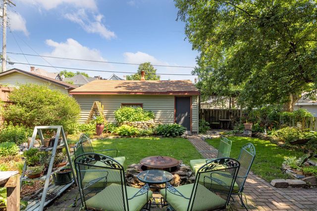 957 Ashland Avenue, Saint Paul, MN 55104