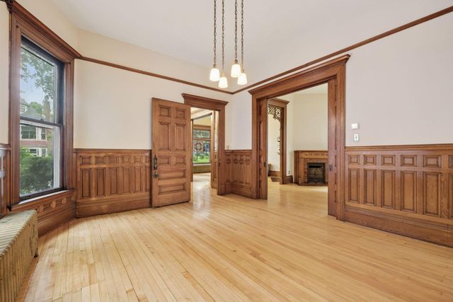 957 Ashland Avenue, Saint Paul, MN 55104