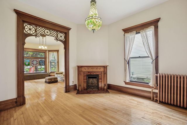 957 Ashland Avenue, Saint Paul, MN 55104