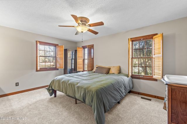 229 Treehaven Lane, Jacksonville, NC 28540