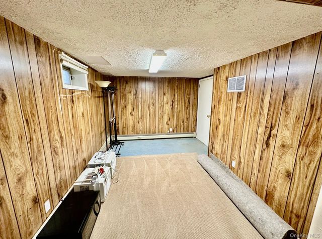 10 Vernon Avenue 2, Rockville Centre, NY 11570