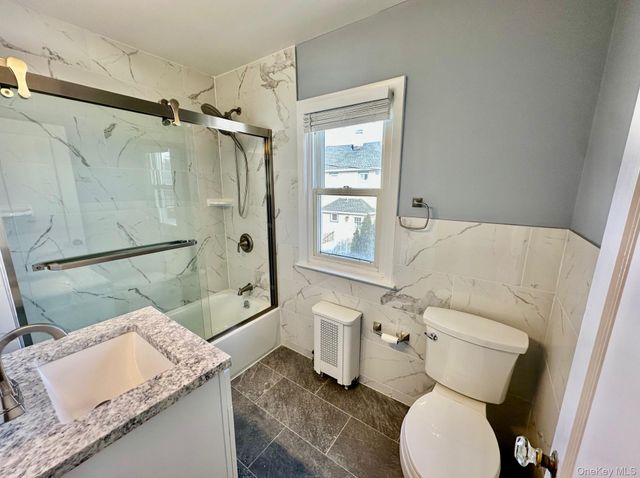 10 Vernon Avenue 2, Rockville Centre, NY 11570