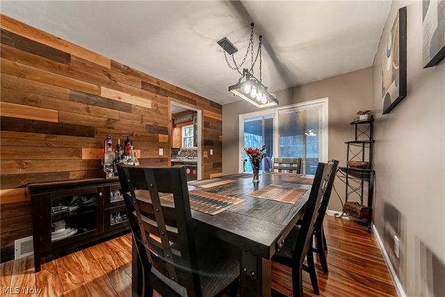 7791 Ridge Road, Parma, OH 44129