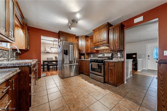 7791 Ridge Road, Parma, OH 44129