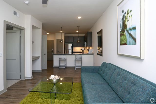 670 E Algonquin Road 4409, Schaumburg, IL 60173