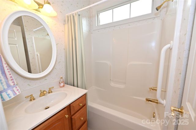 3800 Sarazen Court NE, Conover, NC 28613