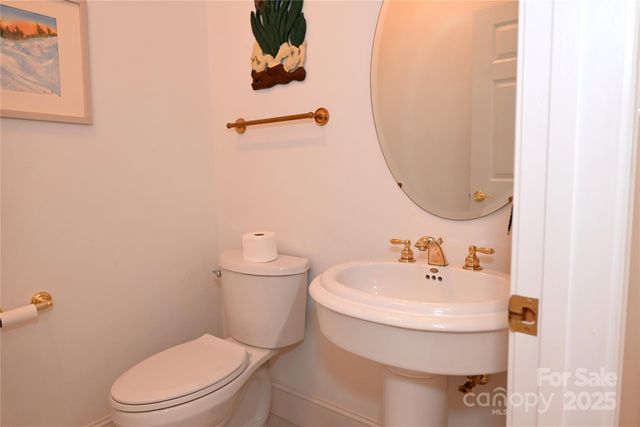 3800 Sarazen Court NE, Conover, NC 28613