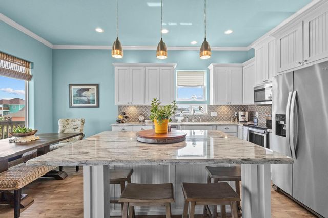 2929 Lakeside, Crystal Beach, TX 77650