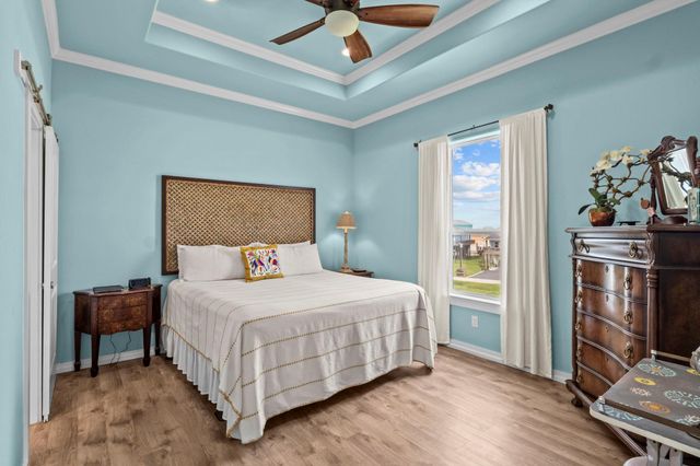 2929 Lakeside, Crystal Beach, TX 77650