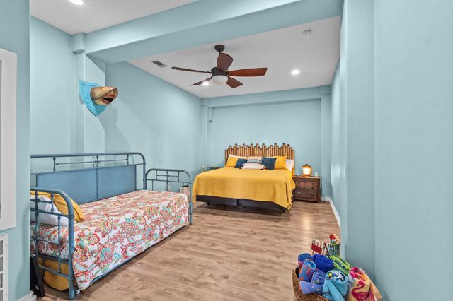 2929 Lakeside, Crystal Beach, TX 77650