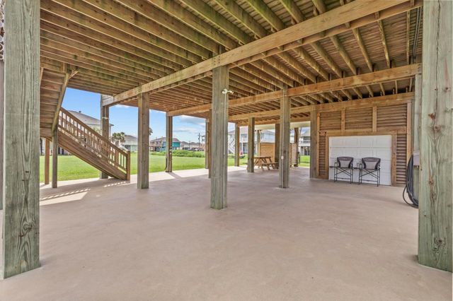 2929 Lakeside, Crystal Beach, TX 77650