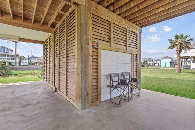 2929 Lakeside, Crystal Beach, TX 77650