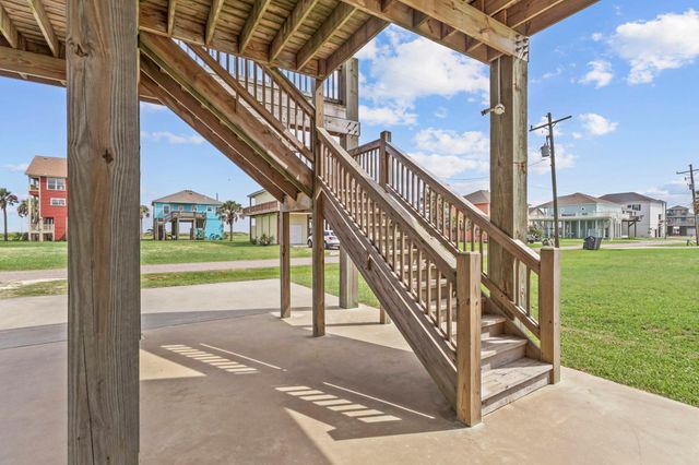 2929 Lakeside, Crystal Beach, TX 77650