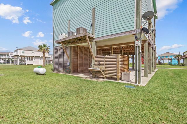 2929 Lakeside, Crystal Beach, TX 77650