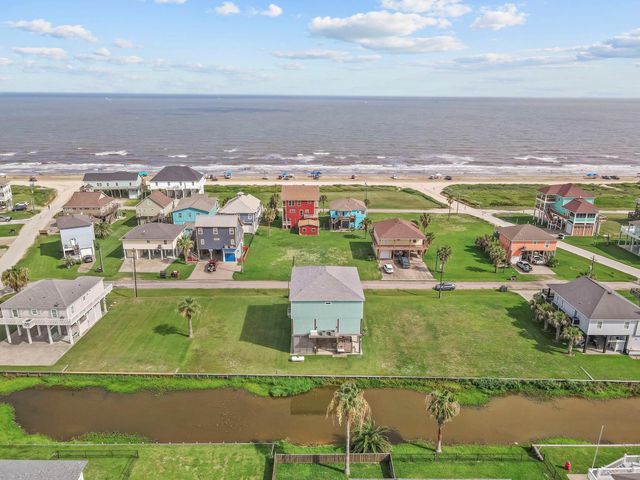 2929 Lakeside, Crystal Beach, TX 77650