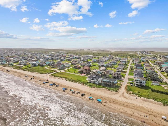 2929 Lakeside, Crystal Beach, TX 77650